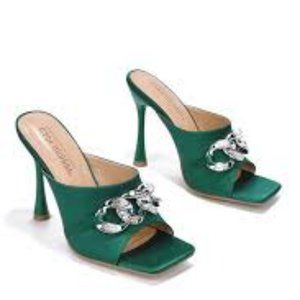NWT CAPE ROBBIN DISTENY SATIN RHINESTONE CHAIN TRIM HIGH HEELS GREEN 8.5